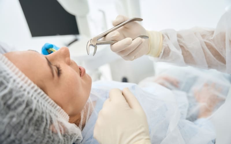 First Signs of Wisdom Teeth Coming in